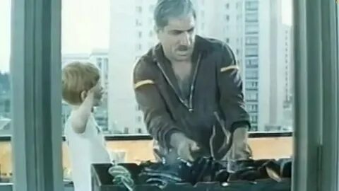 Джигарханян жарит шашлык