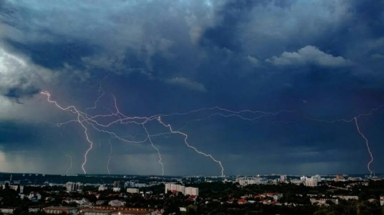 Атмосферный ливень