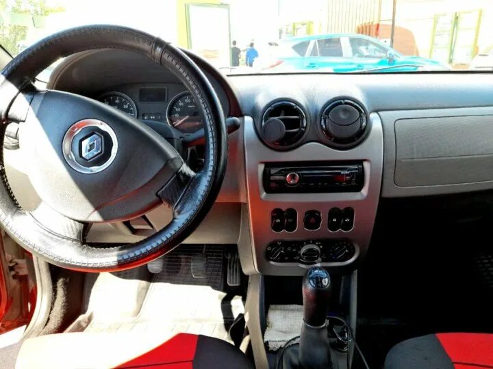 Руль ларгус 2. Лагуна 3 датчик в бардачке. Рено логан 1 с кондиционером. Рено логан без кондиционера. Ремень генератора рено логан 1.