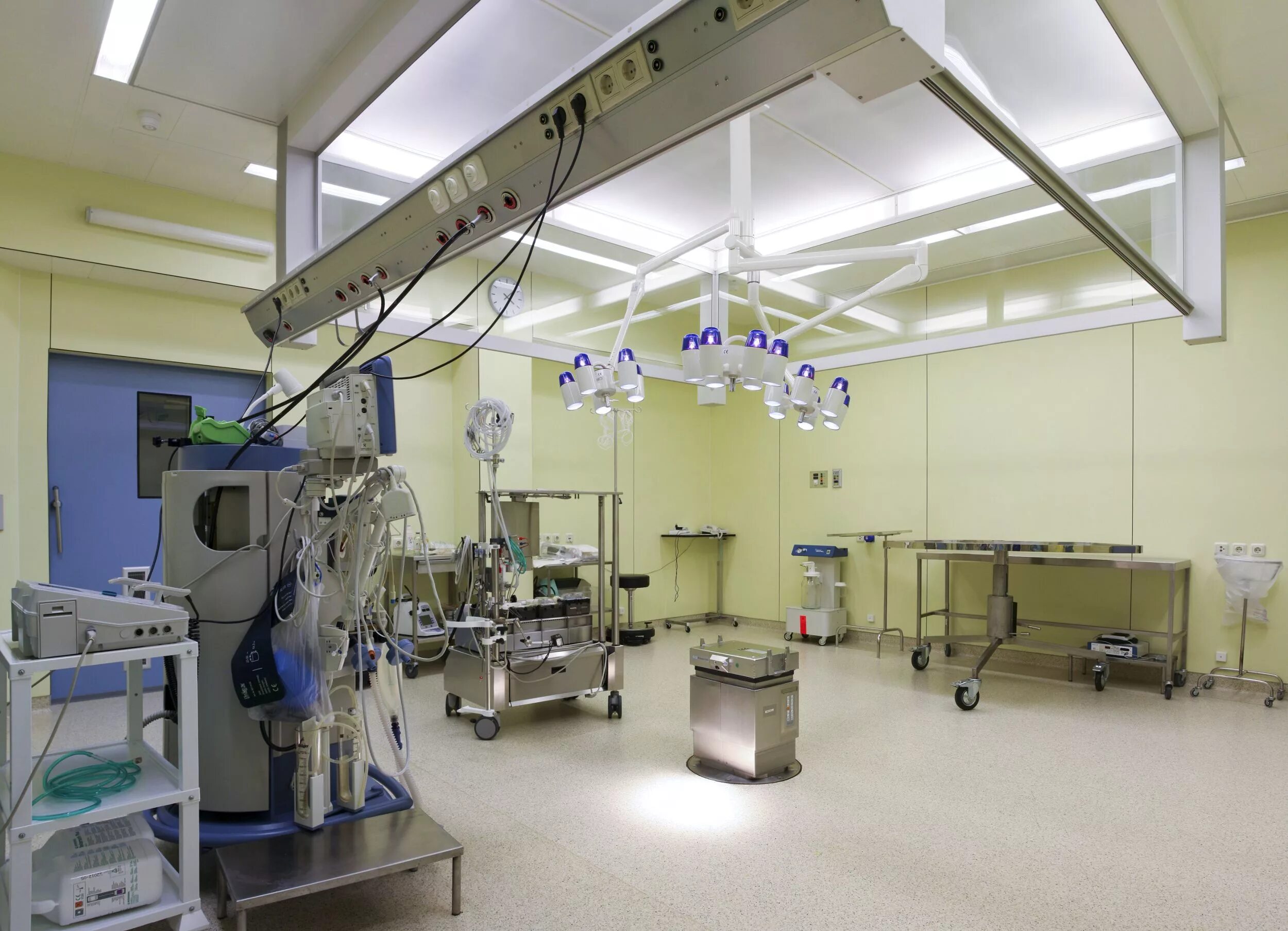 Биохакинг клиника. Приточно вытяжная система вентиляции. Общеобменная приточно-вытяжная вентиляция. Clean clinic графтио. Дорогая клиника.