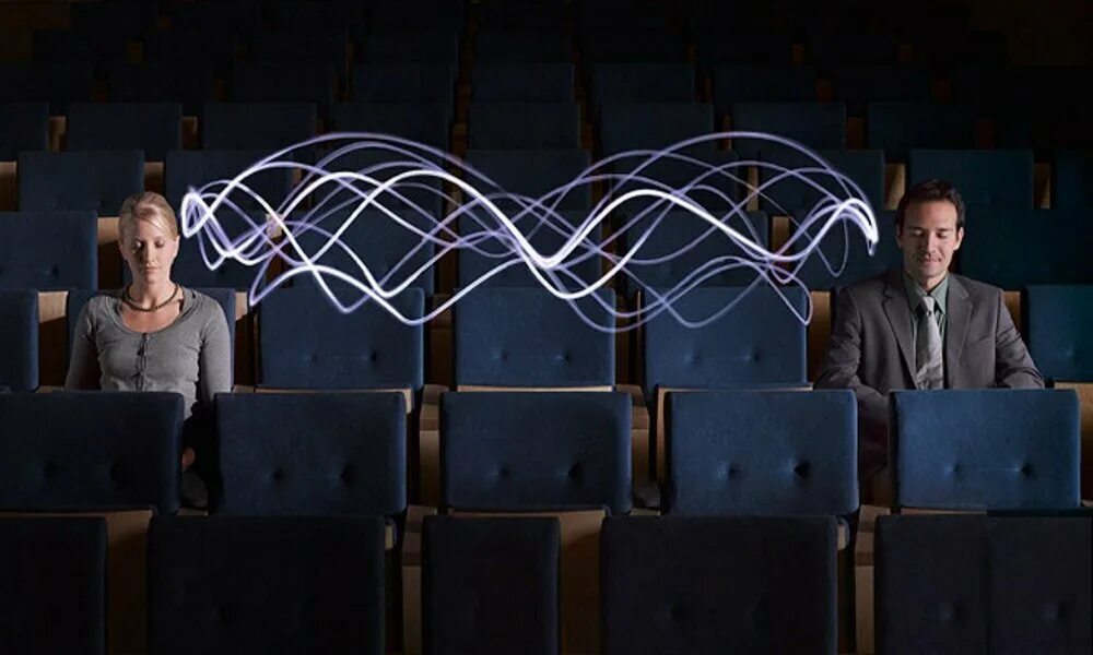 Режим невидимки в вк. Невидимые пользователи. Маскировка плащ невидимка. Незаметный человек. Невидимка фото.