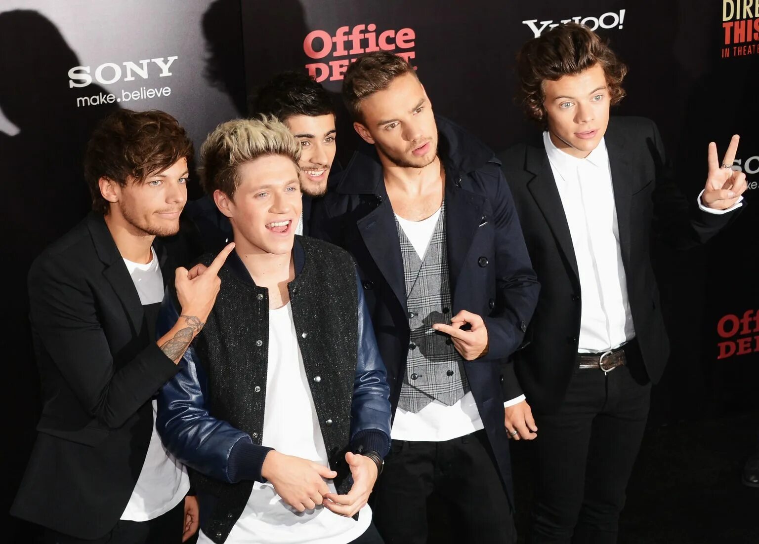 One direction this. This is us cover. One direction press conference. Солист ван дирекшен. Картинки группа look me.