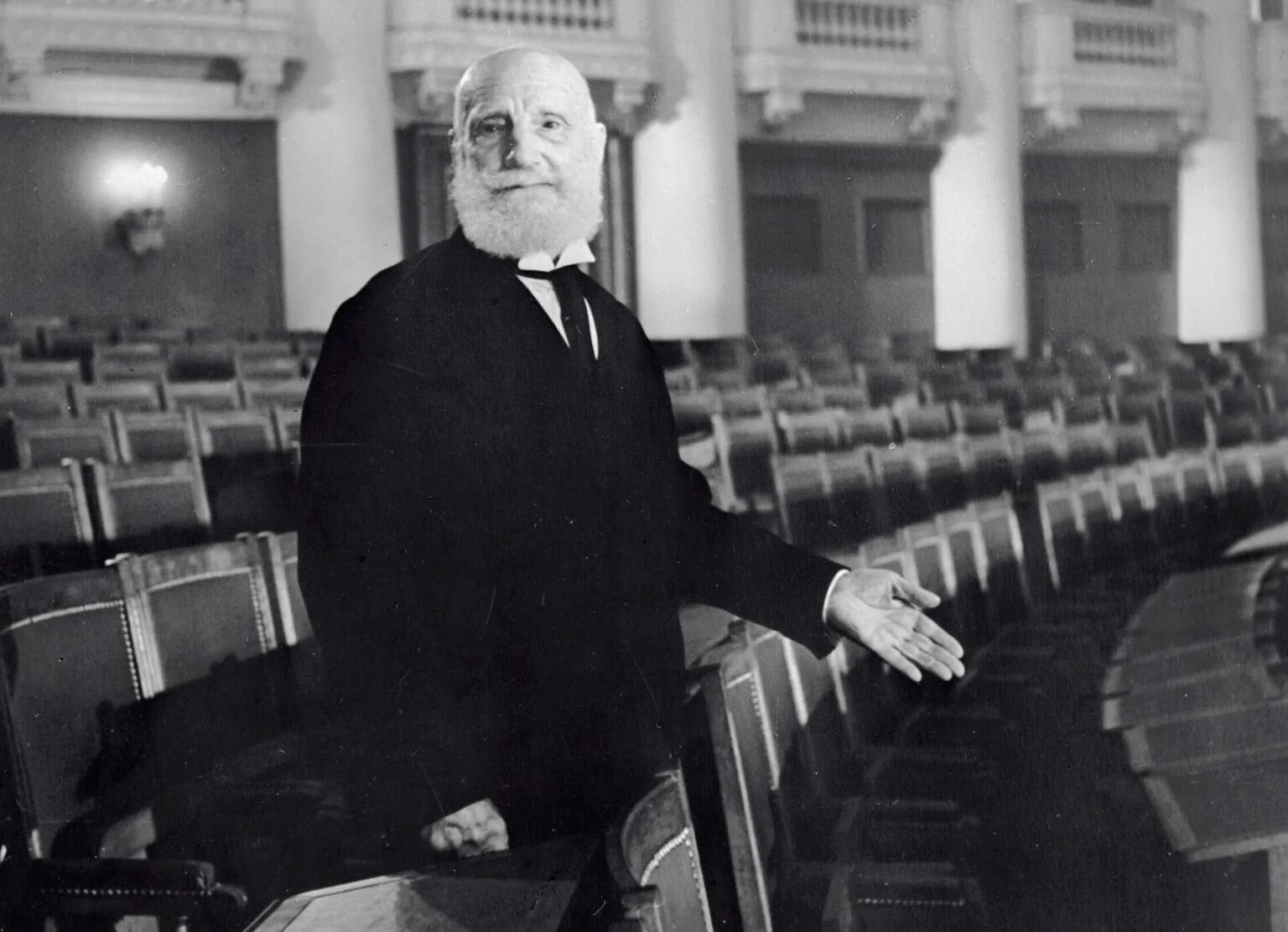 Приглашение в калининград. Кому этот памятник. Перед историю. Статья путина о второй мировой войне. Искать решение.