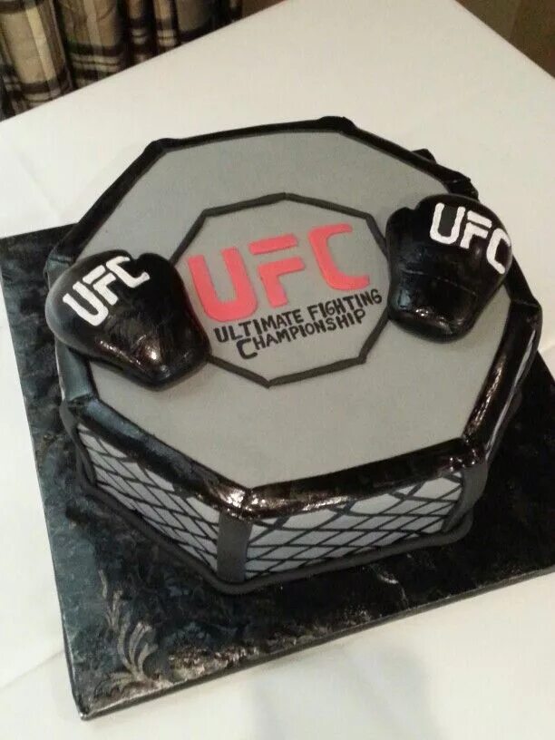 Торт юфс для мальчиков. С днем рождения боксер. Торт пояс ufc. С днем рождения боксер. Торт боксерская перчатка.