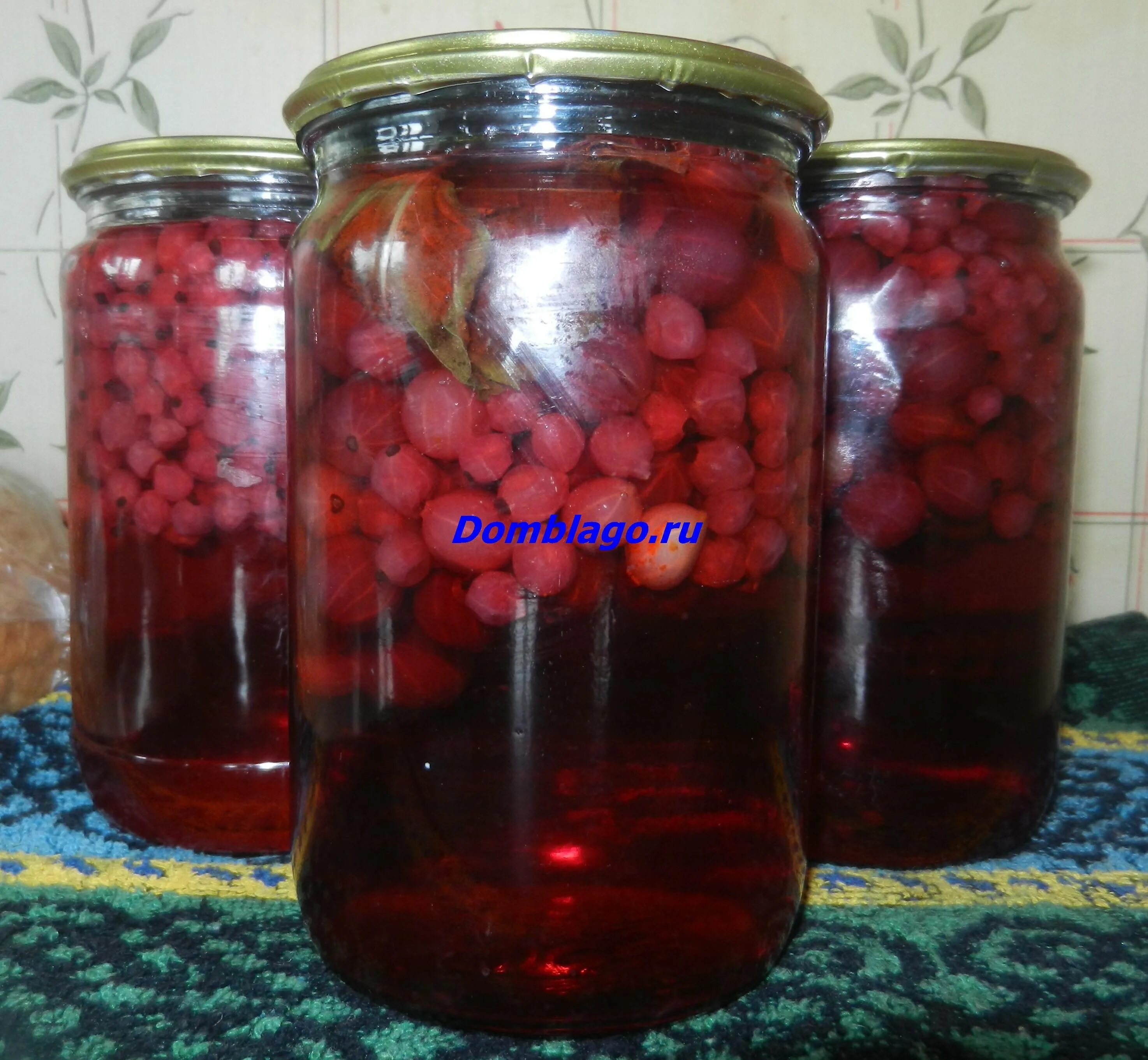 Смородиной компот на зиму 3 литровую. Красная черемуха компот. компот из красной черемухи. красная смородина компот. компот из красной черемухи на зиму в трехлитровых.
