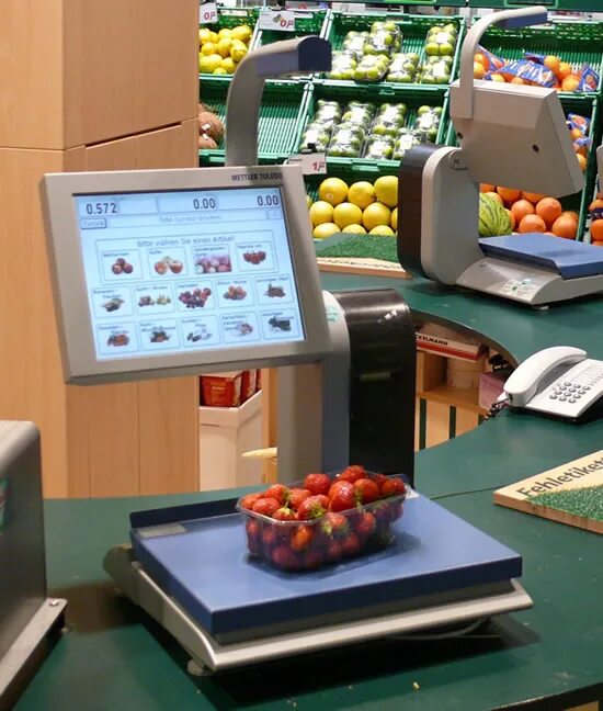 Кассовые весы. Магазин самообслуживания. Весы для продуктового магазина. 1у» мжа. Касса с продуктами.