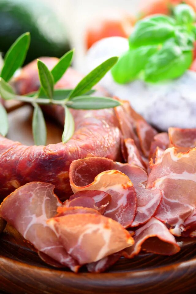Деликатес это. Мясные продукты. мясной. мясные деликатесы. мясо колбасы.