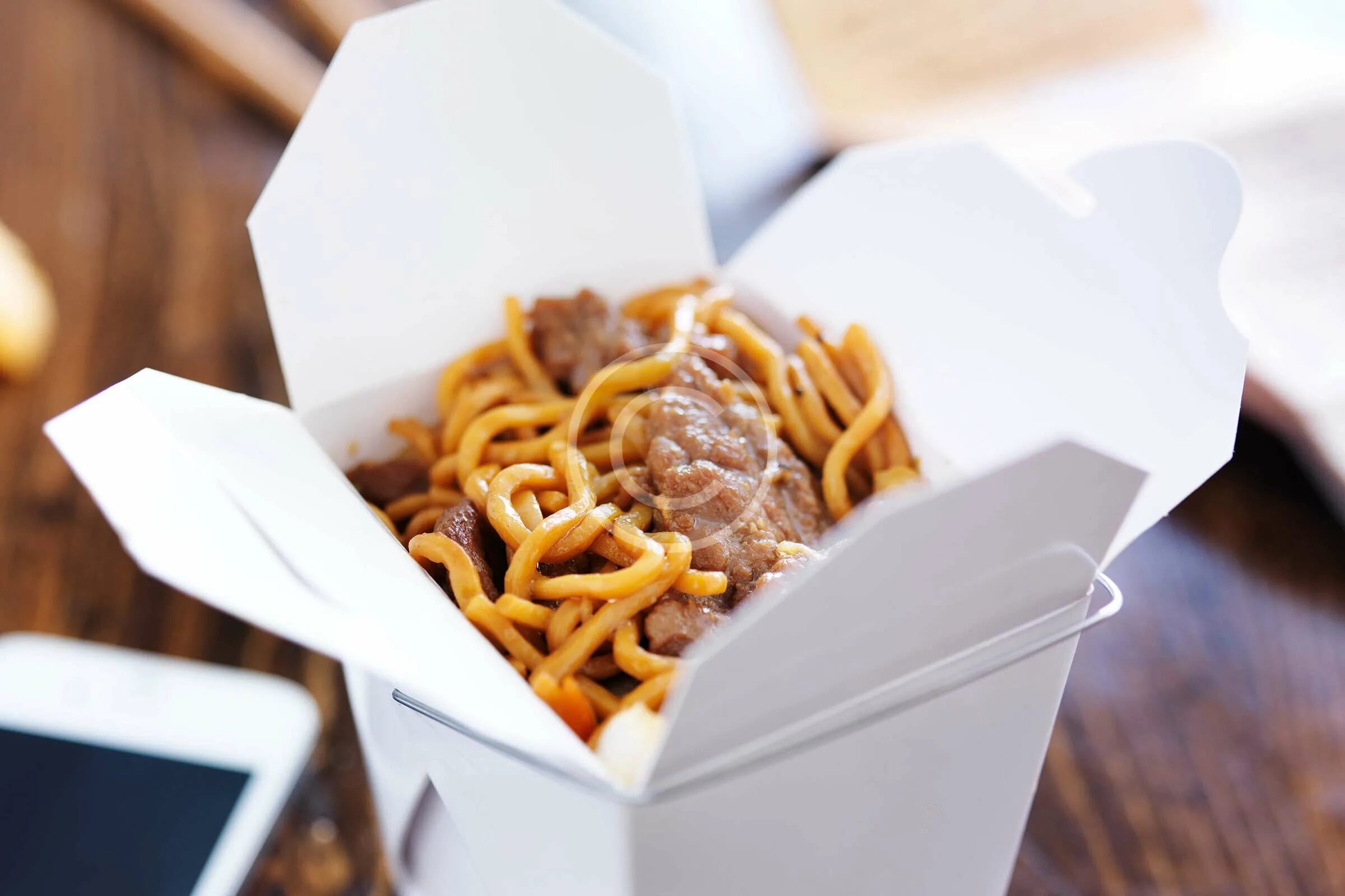 Вок лапша в коробке. Китайская еда в коробочках. Реклама китайской лапши. Лапша вок реклама. Реклама лапши