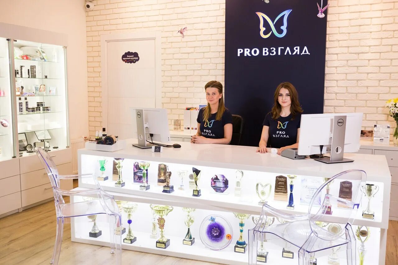 Фотопортрет девушки. Фотопортрет. Анастасия блу. Девушка в порту. Высокомерная девушка.