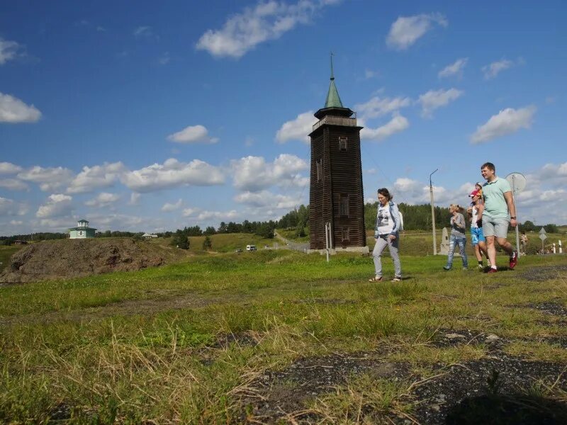 Погода синячихе на 10 дней точный. Сторожевая башня нижняя Синячиха. Нижняя Синячиха фестиваль. Яблочный спас в нижней Синячихе.