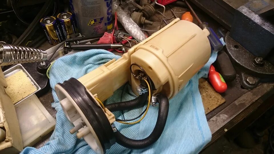 бензонасос а6 с5 2. 4. топливный насос ауди а6 с5. 8 артикул. 6 120 лошадей.