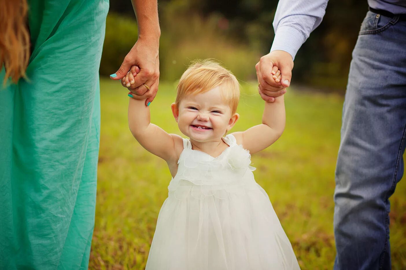 Годовалый ребенок мальчик. Маленькие дети мальчики. Годовалый ребенок. Счастливый малыш мальчик. Ребенок мальчик.