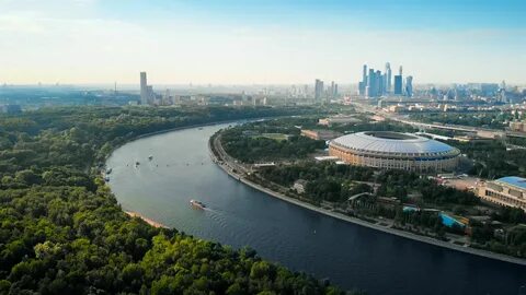 Лужники москва река