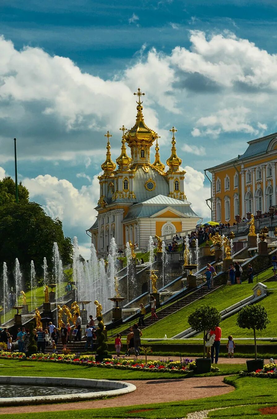 Петергоф в санкт петербурге самому. Дворец петергоф в санкт-петербурге. петергоф дворцово-парковый комплекс. петродворец в петергофе. петергоф (дворцово-парковый ансамбль) фонтаны.