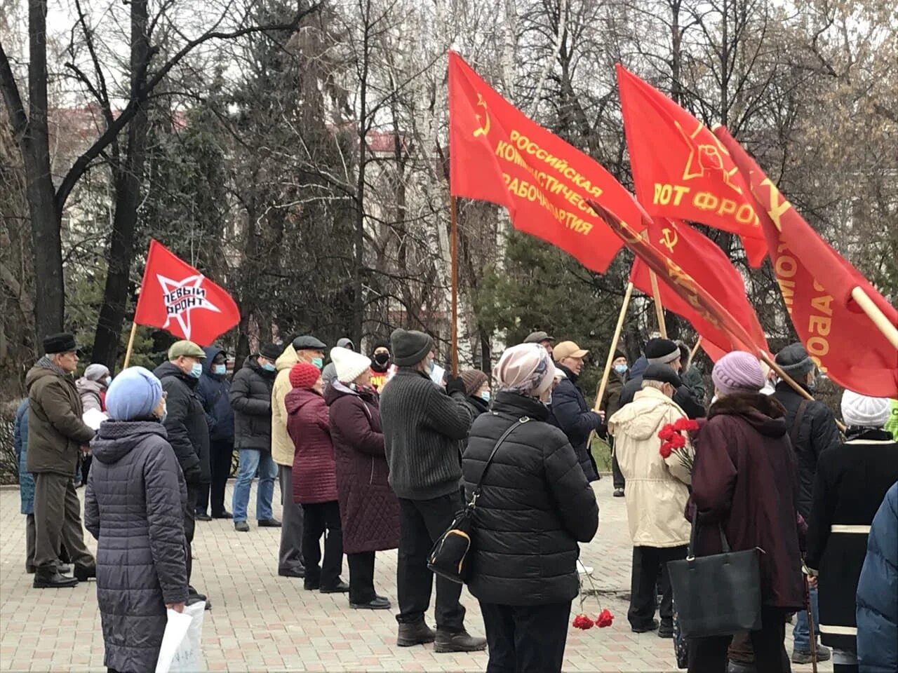 Демонстрация 7 ноября в России. С днем революции 7 ноября. 20-Летие Октябрьской революции. Празднование дня революции в 2017. Ноября день революции