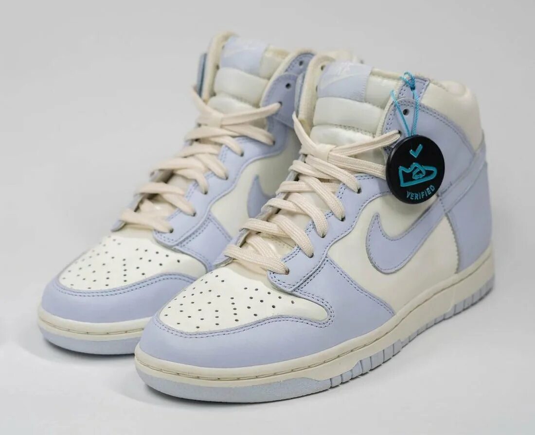 Лучшие высокие кроссовки. Nike dunk football grey. nike wmns dunk high 2025. nike dunk grey. nike dunk высокие.
