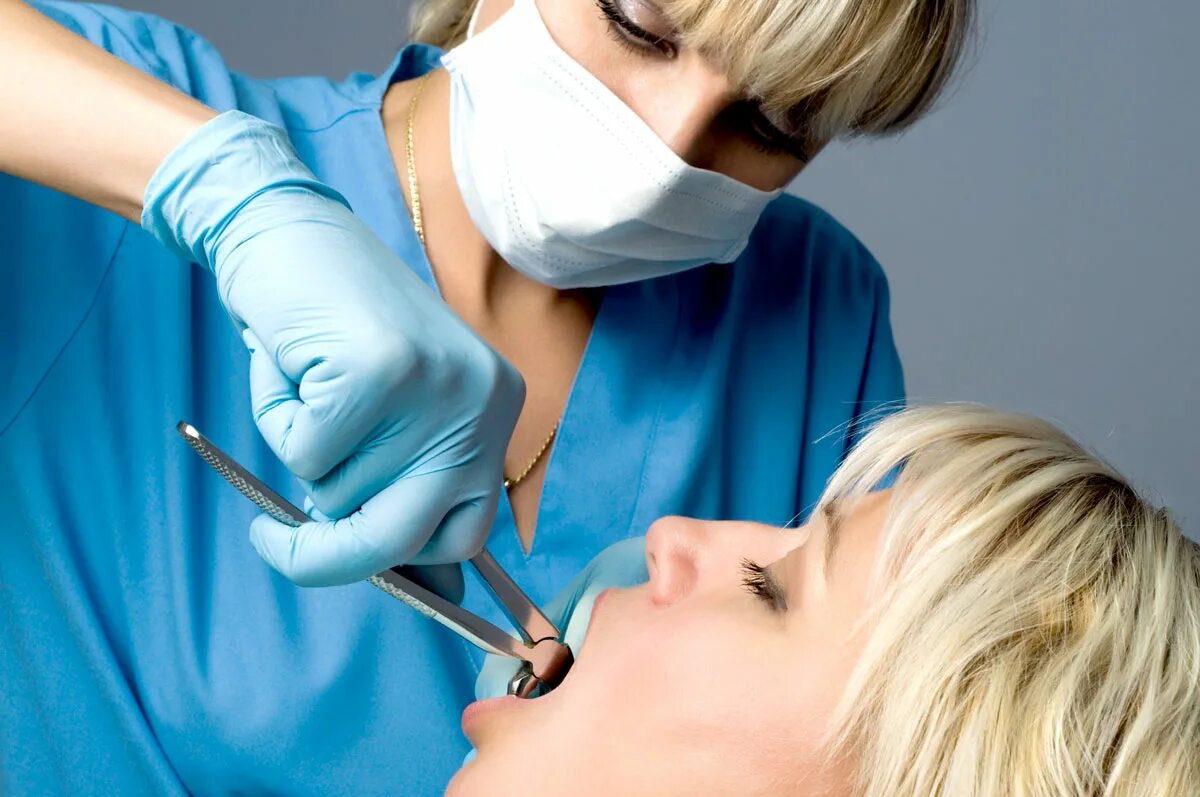 Удаление зуба. Логистика стоматология Серов. Хирургическая стоматология. Стоматологическая операция.