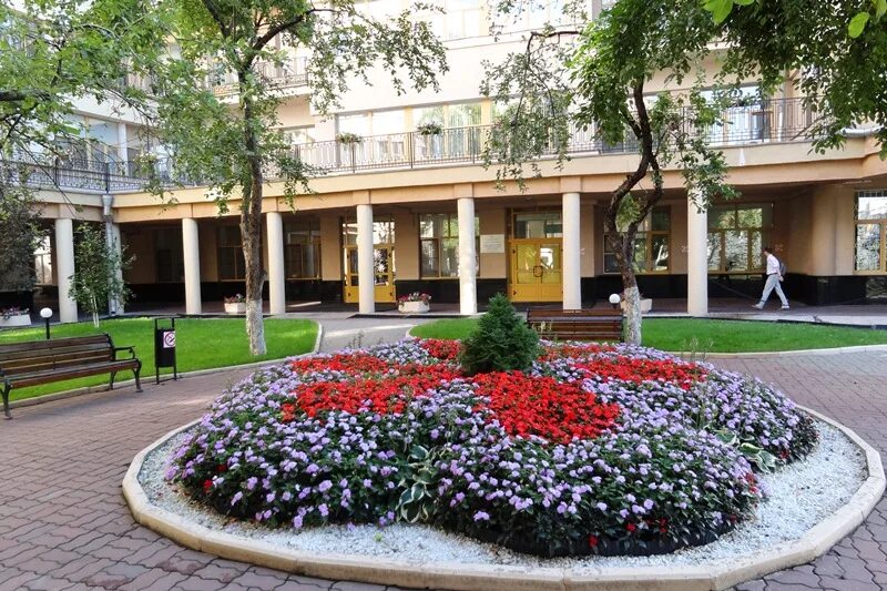 2. ул будайская 2 больница ржд. центральная клиническая больница ржд. поликлиника ржд на басманной. глазной институт в москве им гельмгольца официальный сайт.