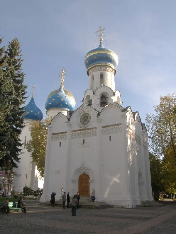 Духовская церковь. Духовская церковь 1476. Духовская церковь троице-сергиевой лавры. Духовская церковь троице сергиевой. Духовская церковь троице-сергиевой лавры 2022 фото.