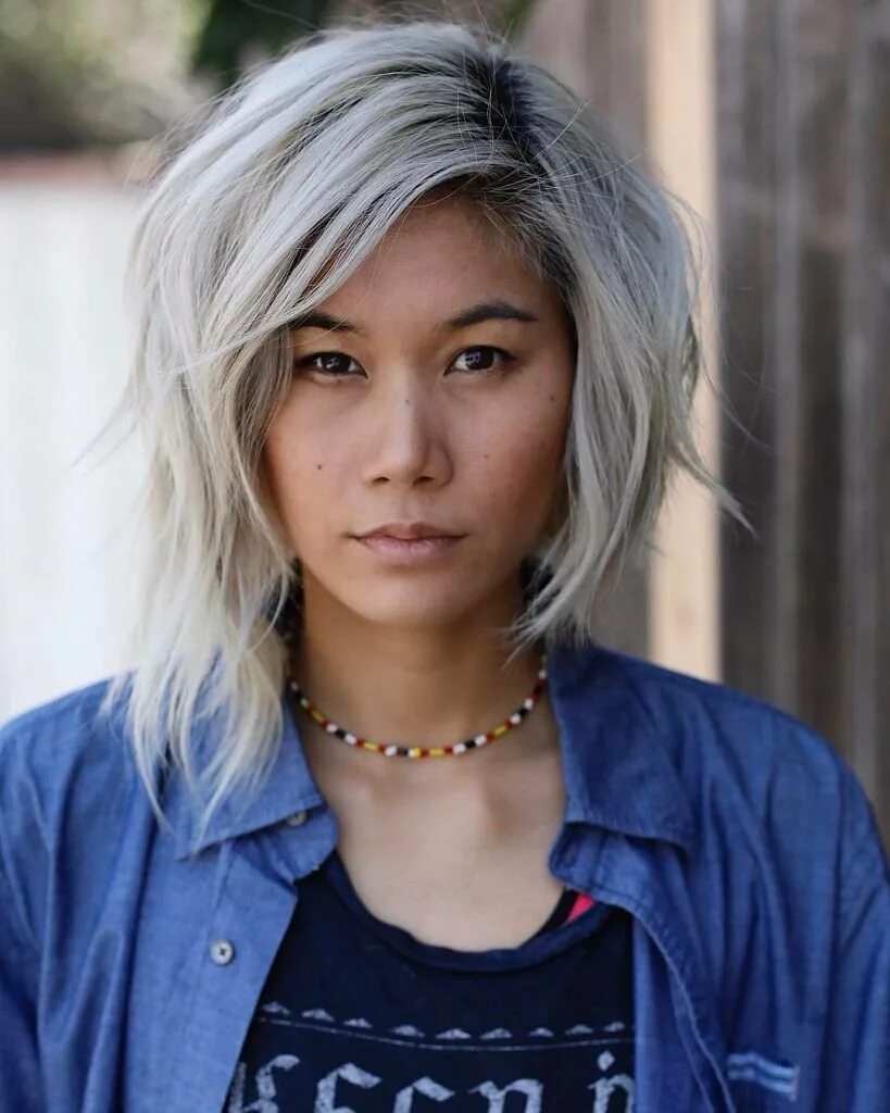 Каскад асимметрия. Каре удлиненное каре асимметричная. Стрижка ассиметрияна средние волосы. Асимметрия длинных. Асимметрические стрижки на длинные волосы.