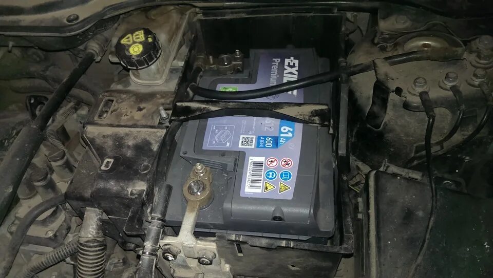 Вольво s60 как снять аккумулятор Замена основного аккумулятора Volvo V40 Cross Country, 2 л, 2013 года своими р
