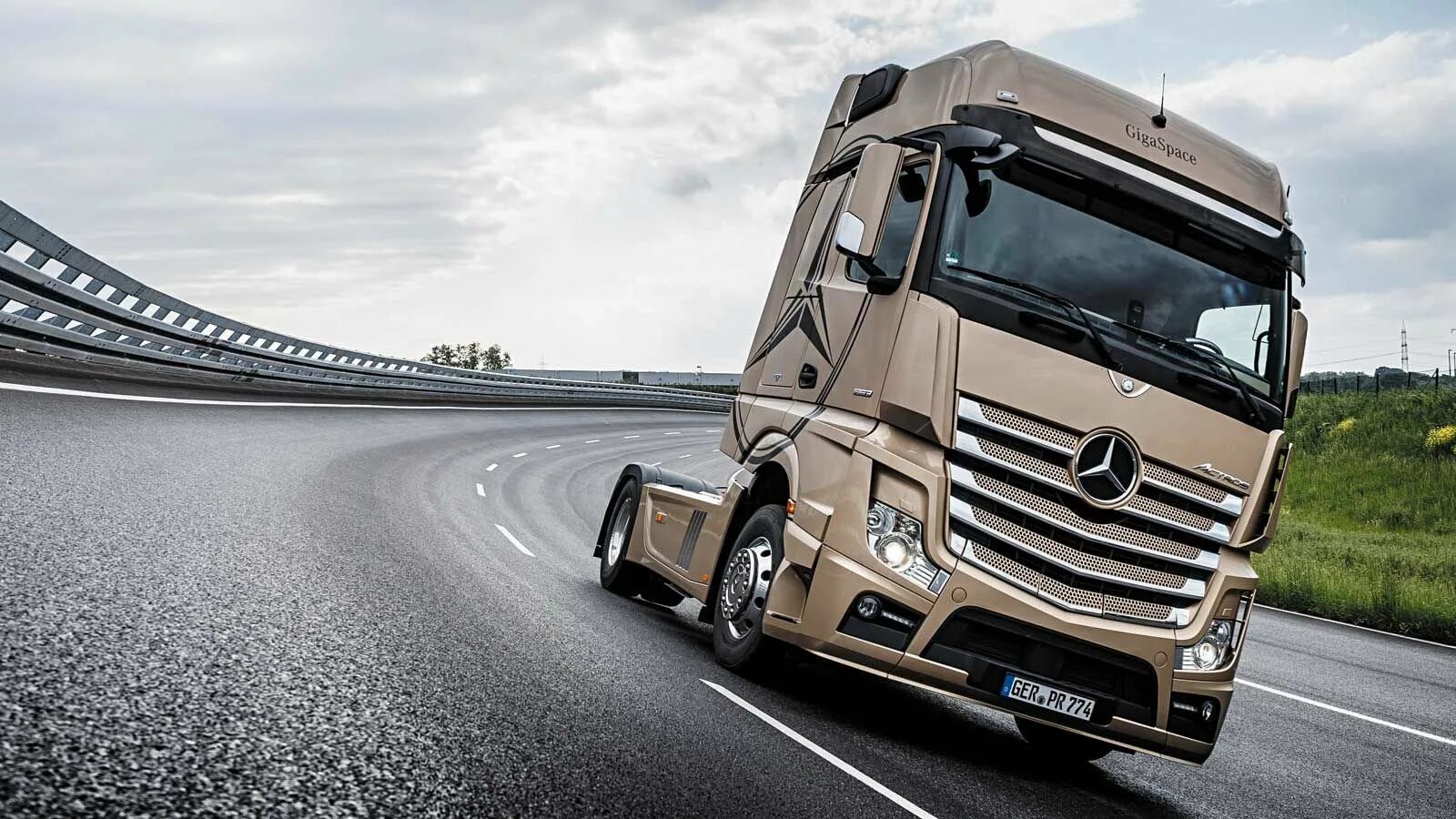 Сборка мерседес актрос. Мерседес Бенц Актрос. Mercedes Benz Actros 184. Mercedes Benz Actros 2021. Мерседес Бенц Актрос мп4.