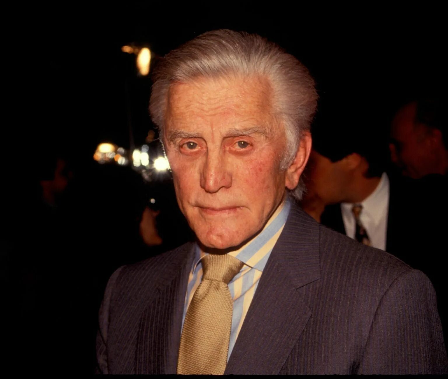 Кирк дуглас 2020. Кирк дуглас 103 года. Кирк дуглас сша. Кирк дуглас сша. Кирк дуглас 2016.