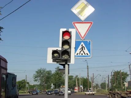 Светофор с левой стороны