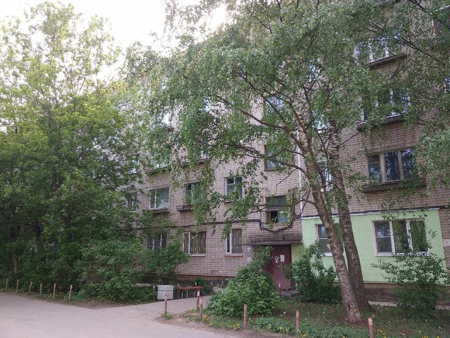 Парижской коммуны 13 красноярск. Коммуны 15 к. Коммуны 15. Коммуны 15. Автосервис коммуна 15/2.