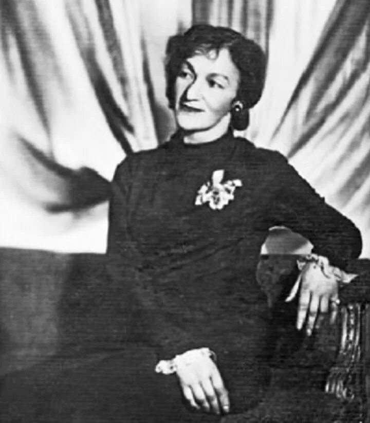 Мариэтта ростиславовна капнист. Капнист википедия. Капнист википедия. Капнист википедия. Графиня мариэтта ростиславовна капнист-серко.