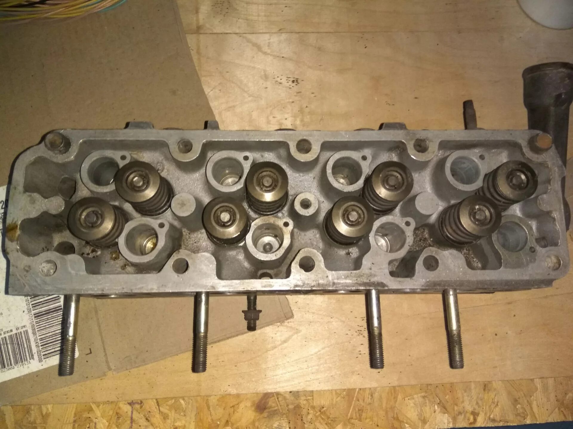 Гбц шевроле ланос 1. 5. Масляные каналы гбц ланос 1. 5 нексия головка 8 клапанов. Головка 1.