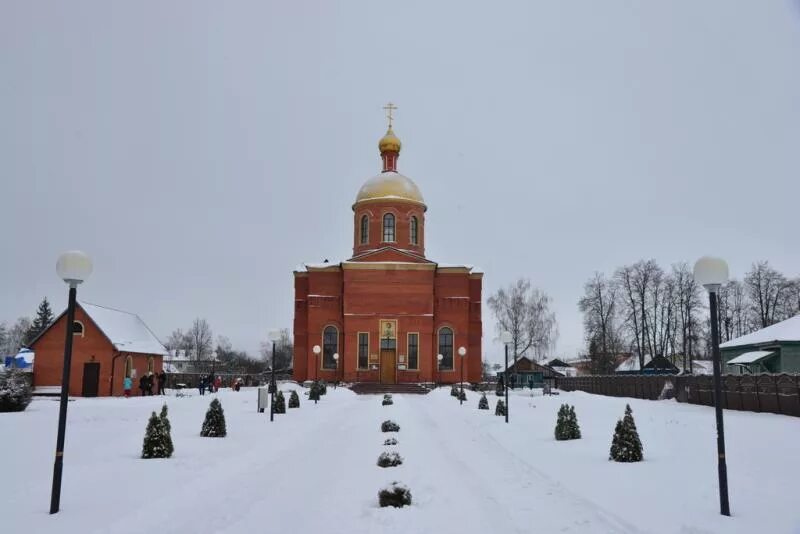 Суземка на границе с областью украины. Поселок Суземка Брянской области. Суземка достопримечательности Суземка Брянской области. Церкви в Суземке Брянской.