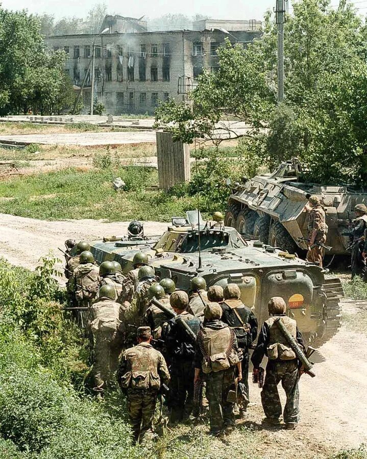 29 июня 1995 г. Штурм больницы в буденновске 1995. Штурм больницы в буденновске 1995. Буденновск 14 июня 1995 года. 29 июня 1995 г.