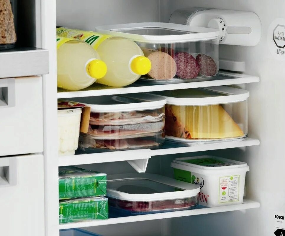 Как хранить копченое в холодильнике. Хранение продуктов. Емкости для хранения в холодильнике. Контейнер для хранения нарезки в холодильнике. Контейнер для колбасы и сыра в холодильнике.