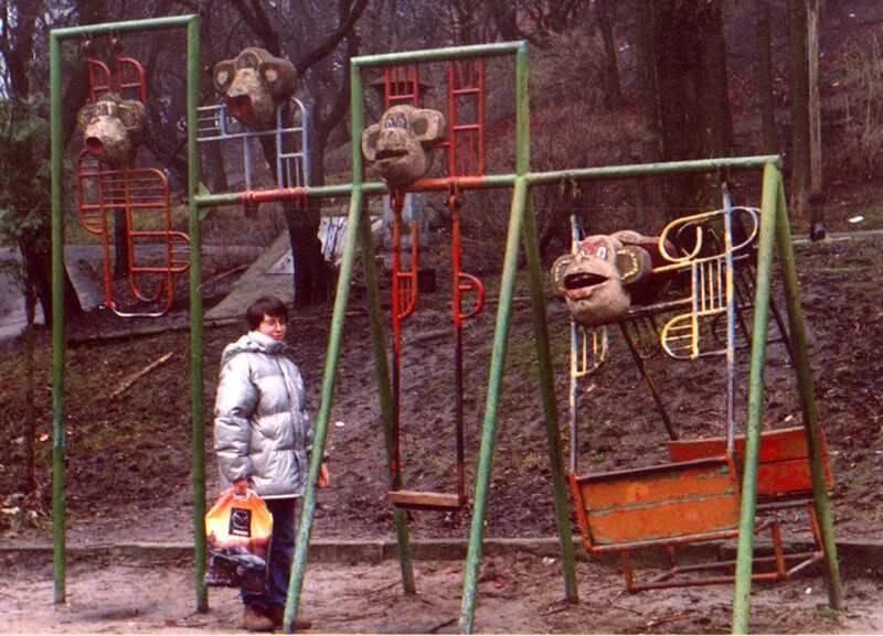 Ужасы садиков. Жуткие детские площадки. Самые страшные детские площадки. Заброшенные детские площадки. Страшнай детская площадка.