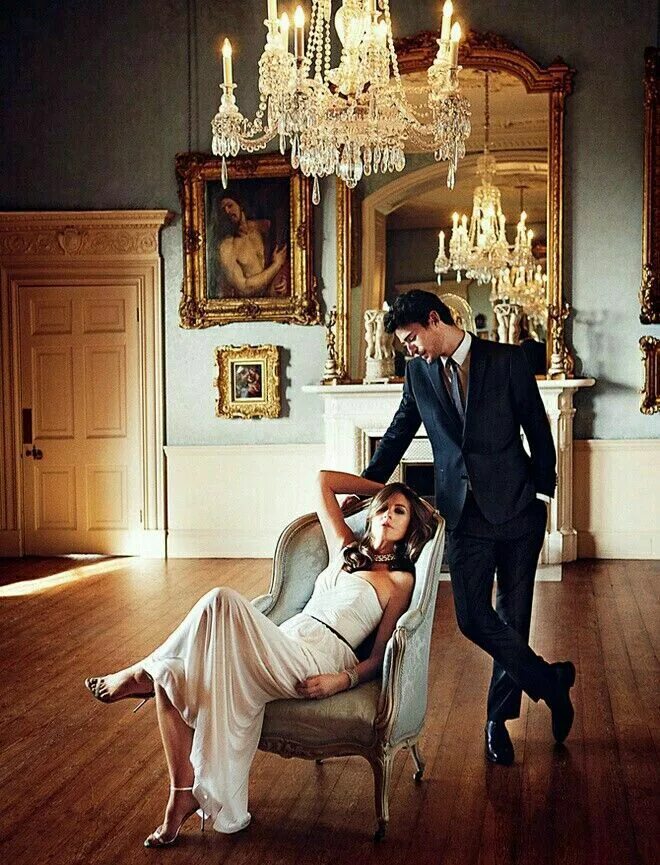 дети из богатых семей. женщина манипулирует мужчиной. изнеженный избалованный роскошью. роскошные богатые женщины. избалованный ребенок.