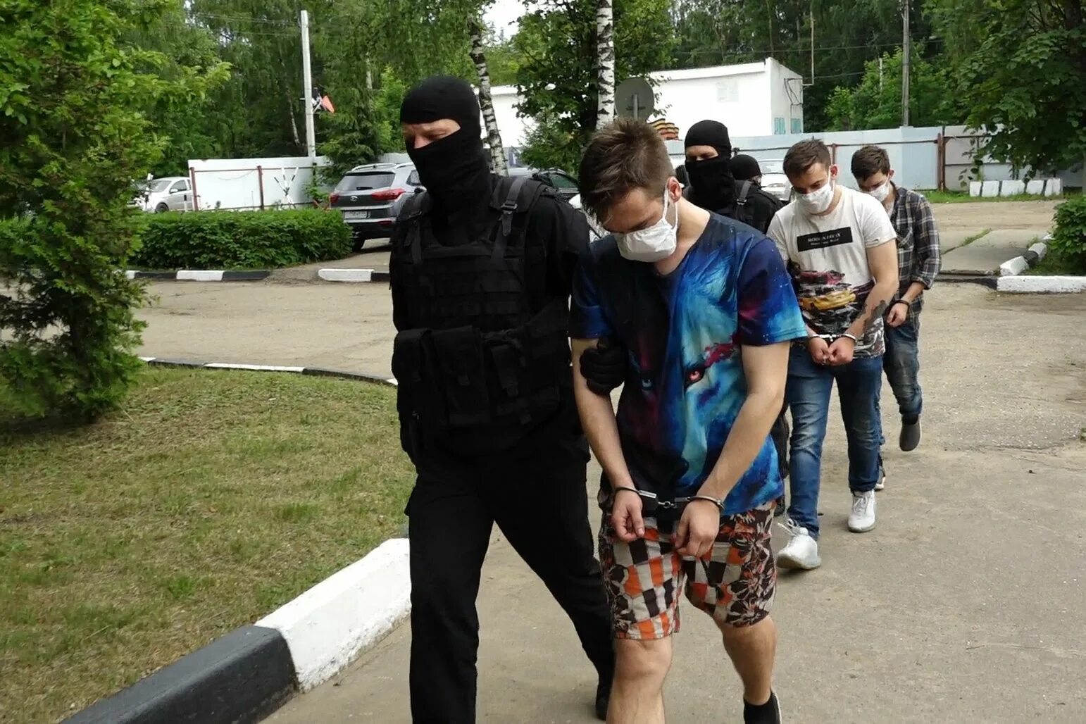 в белгороде задержали пятерых подростков