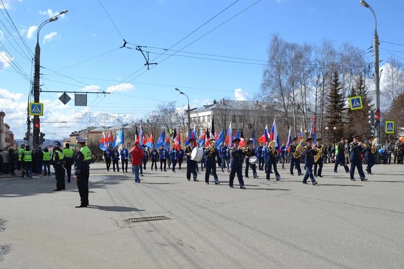 Первомайская демонстрация Ижевск. Демонстрация 1 мая Ижевск. Фестиваль весны и труда в Ижевске. Ижевск день труда весны. 5 мая ижевск