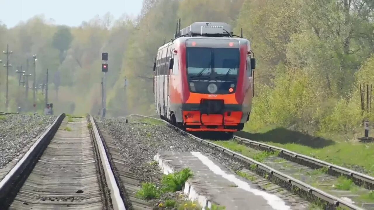 Электричка алексин калуга. Дизель калуга ферзиково. Ач2. Дизель поезд д1 кабина. Дизель калуга ферзиково.