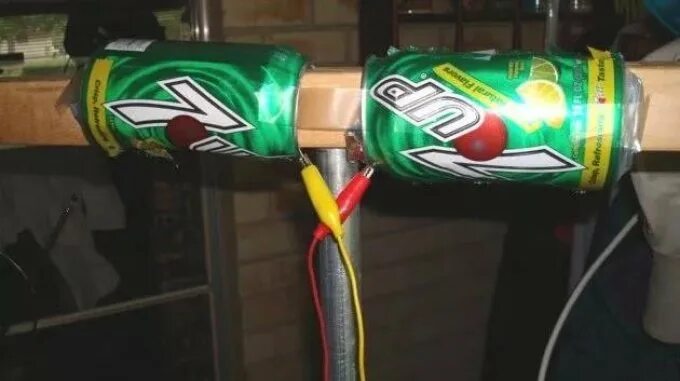 Антенна из банок для т2. Телевизионная антенна из жестяных банок. Антенна из банок для т2. Антенна из пивных банок для цифрового тв dvb t2. Антенна из пивных банок для цифрового тв dvb t2.