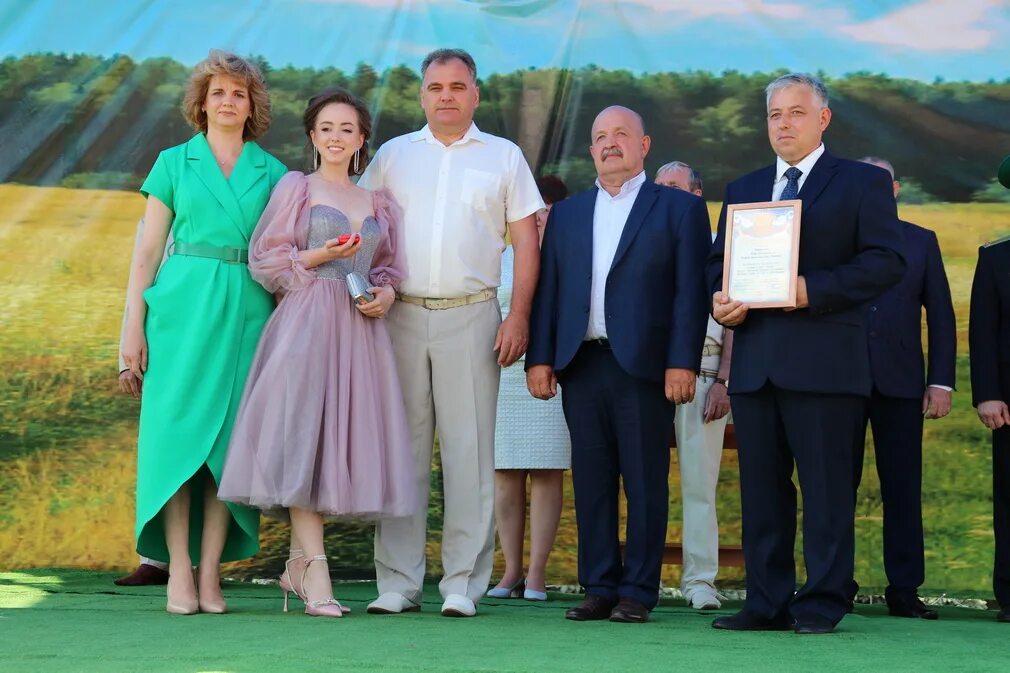 Выпускной Стародуб. Подслушано в Стародубе. Выпускной 2023 Стародуб. Выпускной 2022 города Стародуба.