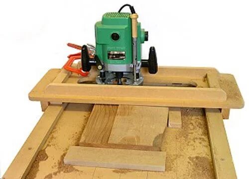 Выравнивание дерева фрезером ручным. Рейсмусовая рама для фрезера festool. фреза для рейсмусования фрезером. станок для фугования фрезой. фуговально-рейсмусовое приспособление bosch adv 82.