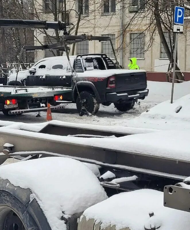 эвакуация как способ защиты населения от чс. почему эвакуируют школы. в новосибирске заминировали школы. почему эвакуируют. эвакуация в школе.