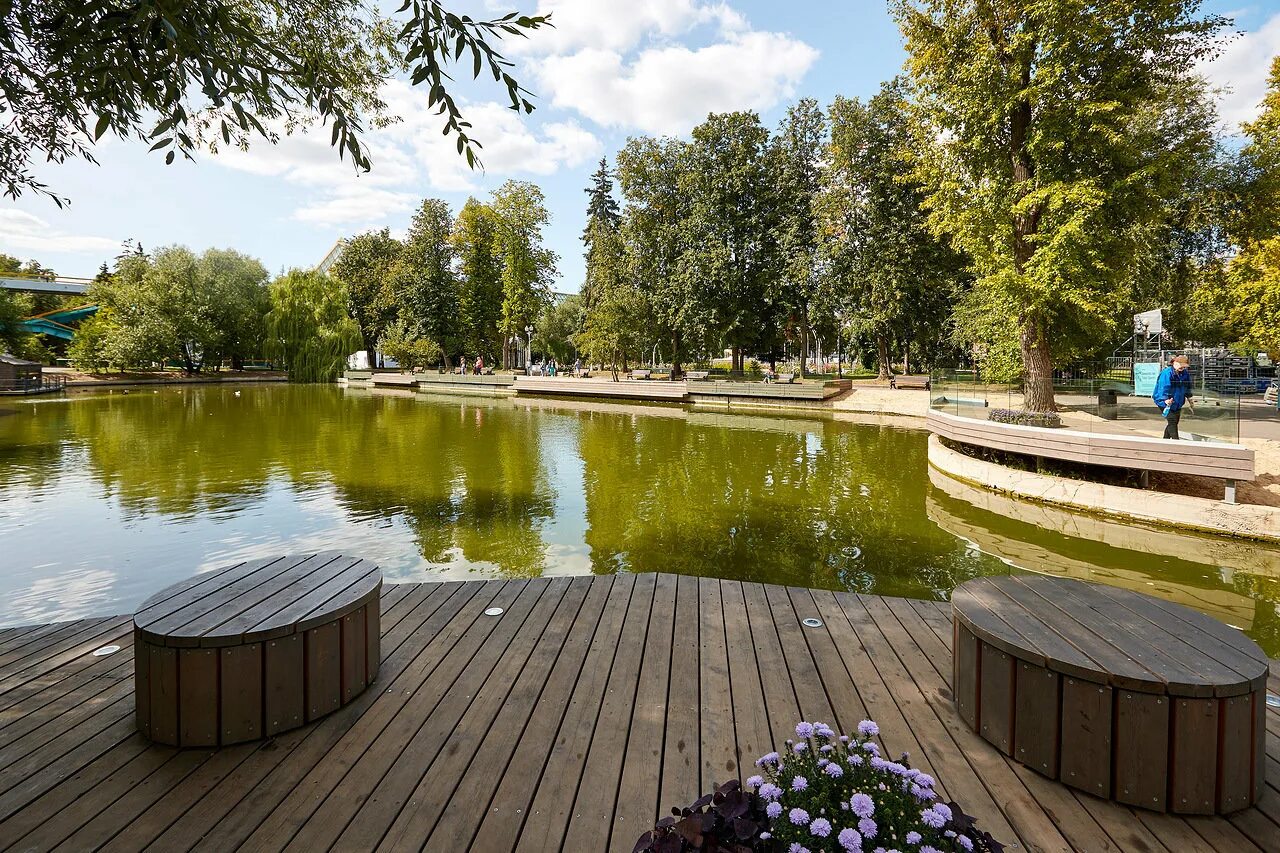 Парк горького работает. Парк горького. паро к горького москва. парк культуры горького. парк максима горького москва.