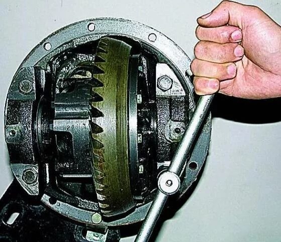 Как снять крышку редуктора И снова ремонт Lada 4x4 3D, 1,7 л, 2003 года поломка DRIVE2