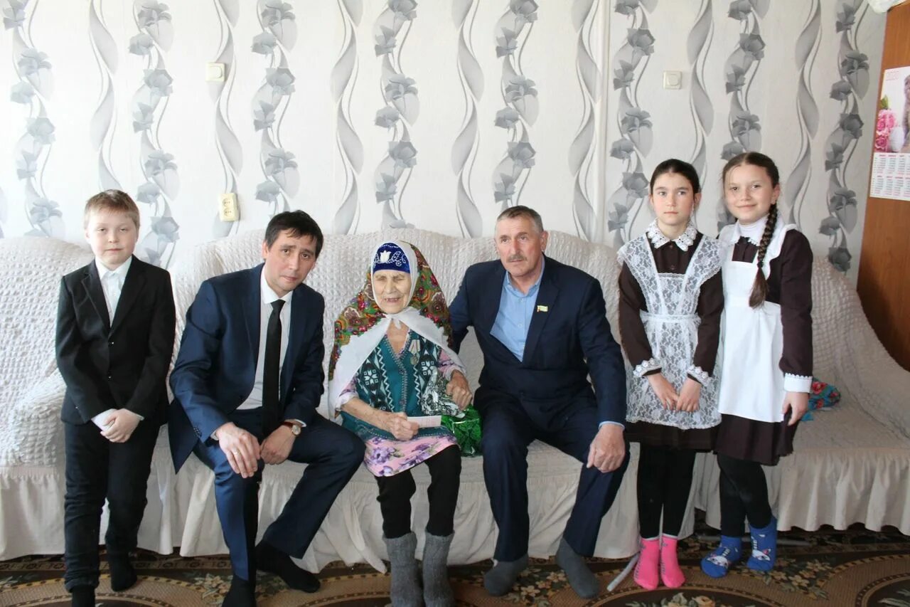 Борец по национальной борьбе мамадыша булат. Парк крылатские холмы дорожки. Зам главы мамадыш. Администрации города мамадыш. Мамадыш вольная борьба.