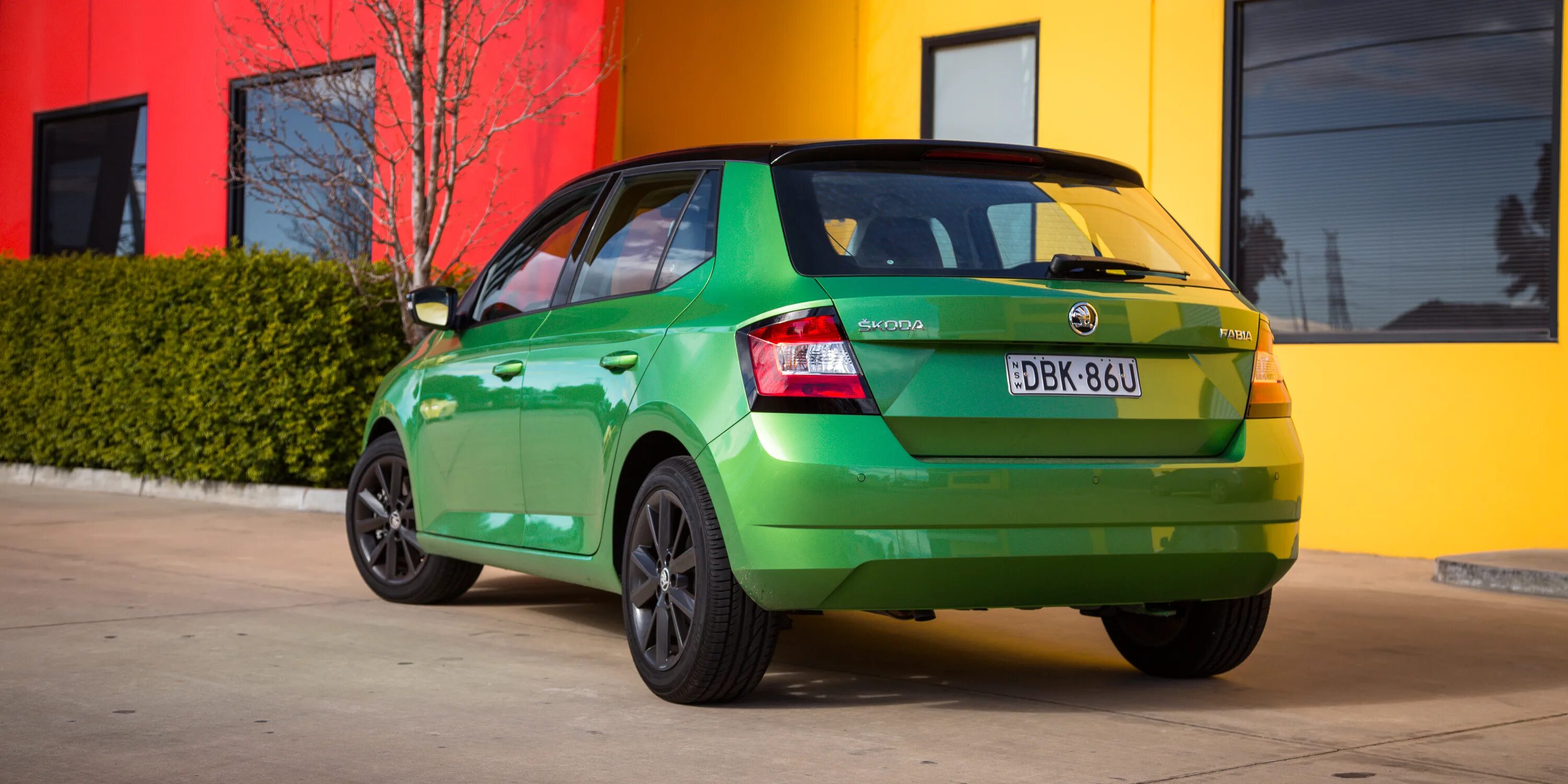 Фабия мк2. Шкода фабия 2017. skoda fabia 2017 хэтчбек. skoda fabia 2015-2017. высокая шкода фабия.