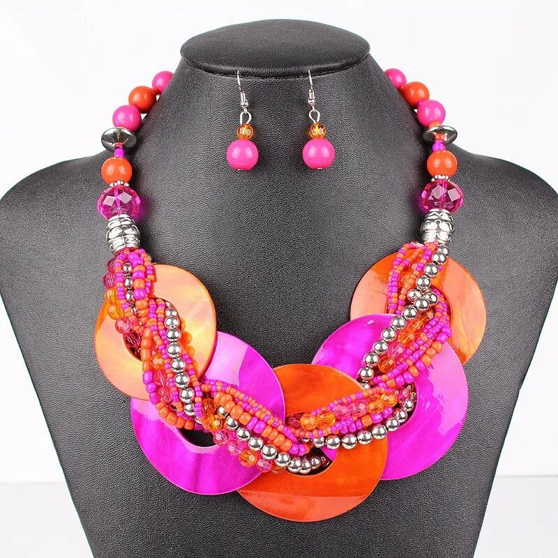 яркие колье. колье из бисера. бусы женские. бижутерия для мамы. чокер из бусин.