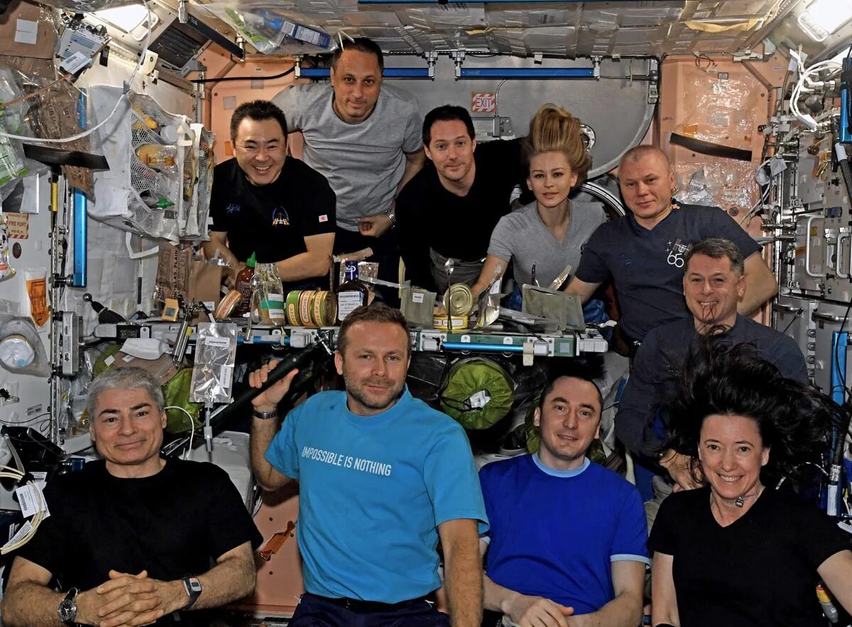 Мкс 2021. Мкс-64. Сергей рыжиков бортинженер. Космическая станция мкс. Мкс станция 2021.