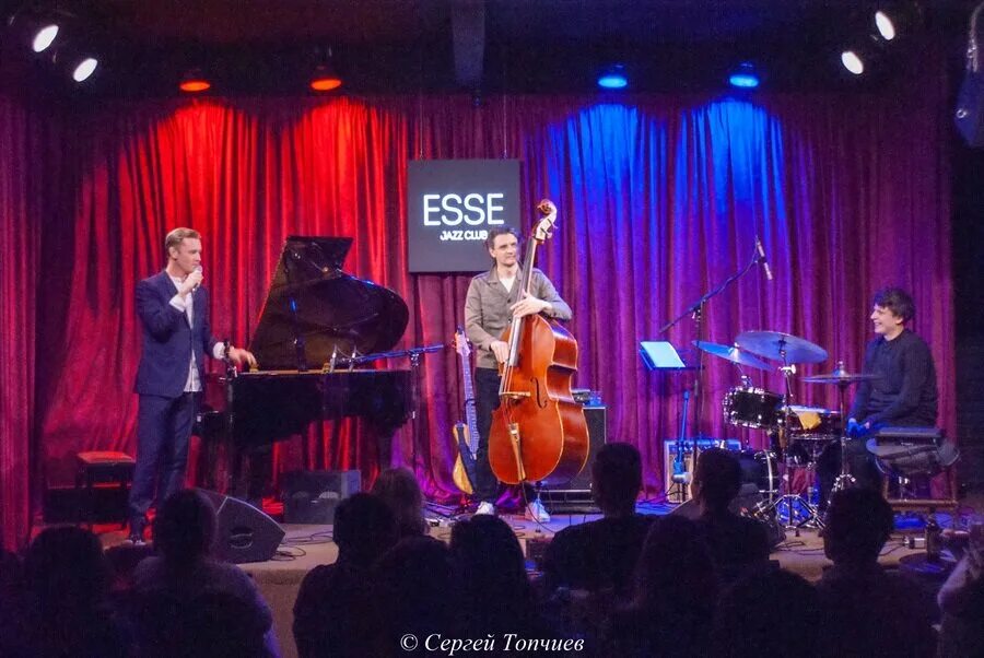 Муниципальный оркестр кима назаретова ростов. Кима назаретова. Esse jazz club москва. Esse jazz club москва. Esse jazz club москва.